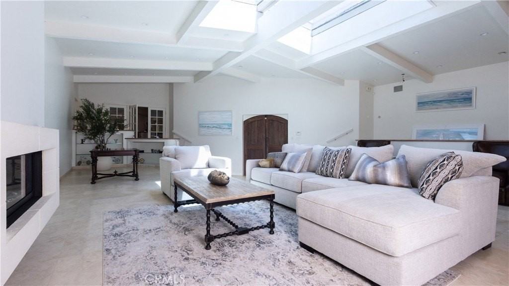 30421 Mirador Ct - Photo 5 of 50