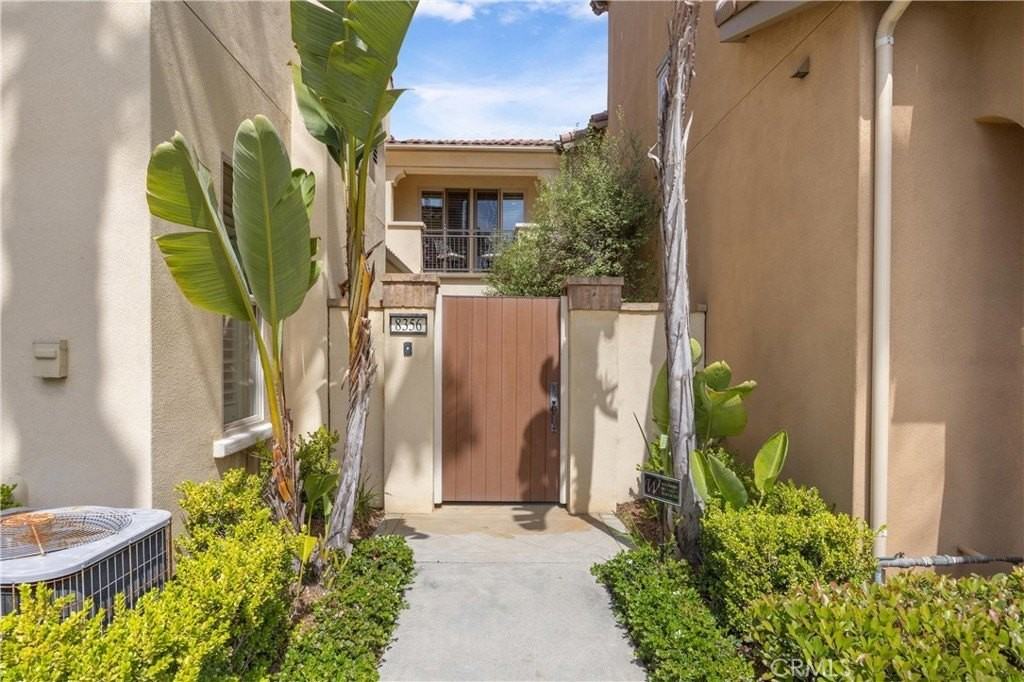 8356 Noelle Dr - Photo 3 of 38