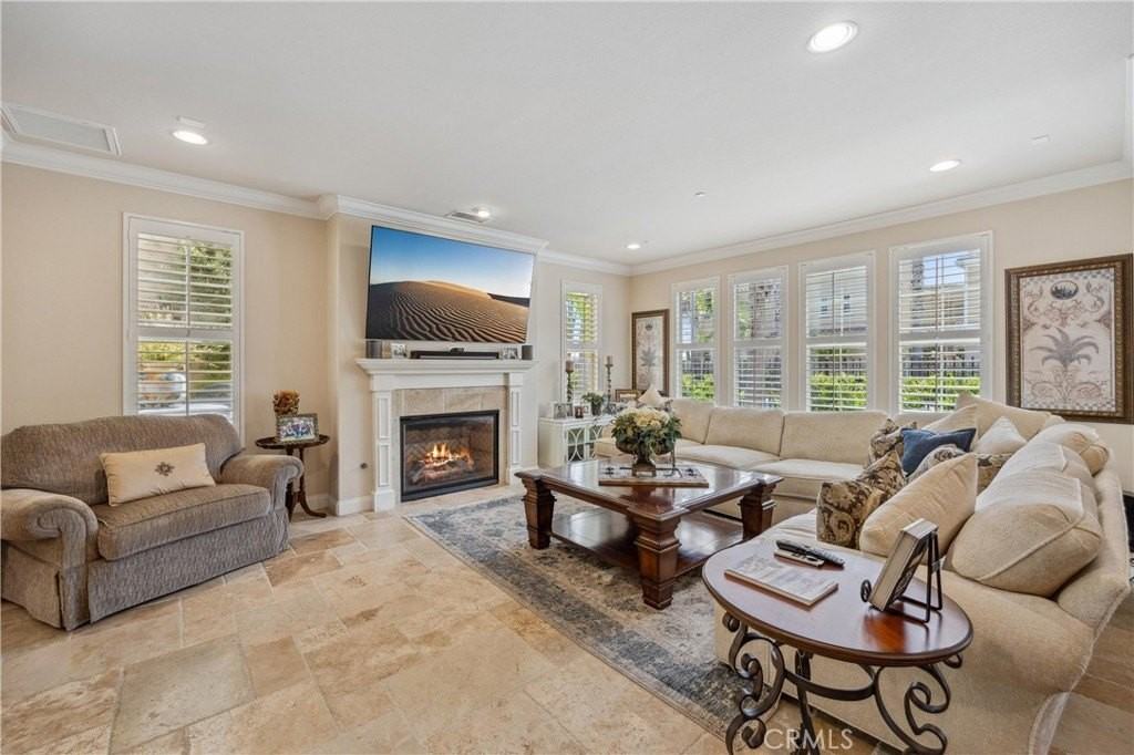 8356 Noelle Dr - Photo 6 of 38