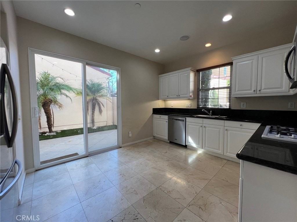 38 Gardenpath - Photo 6 of 31