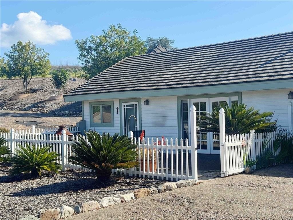 10495 Quail Springs Rd - Photo 2 of 6