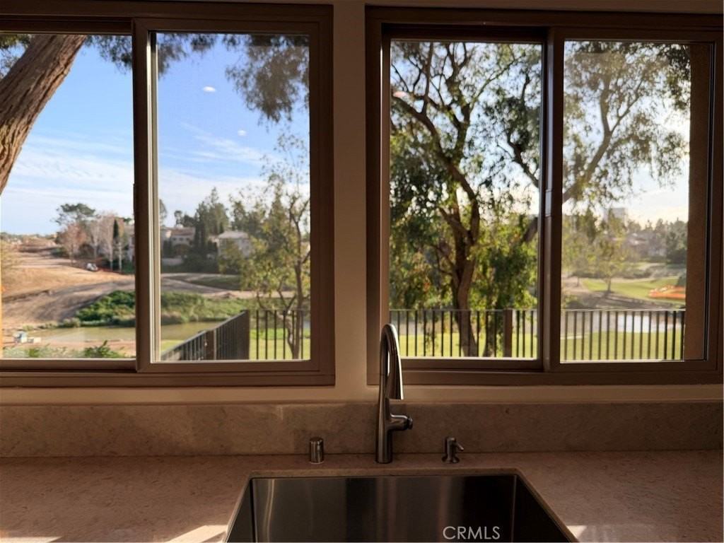 705 Bay Hill Dr - Photo 7 of 35