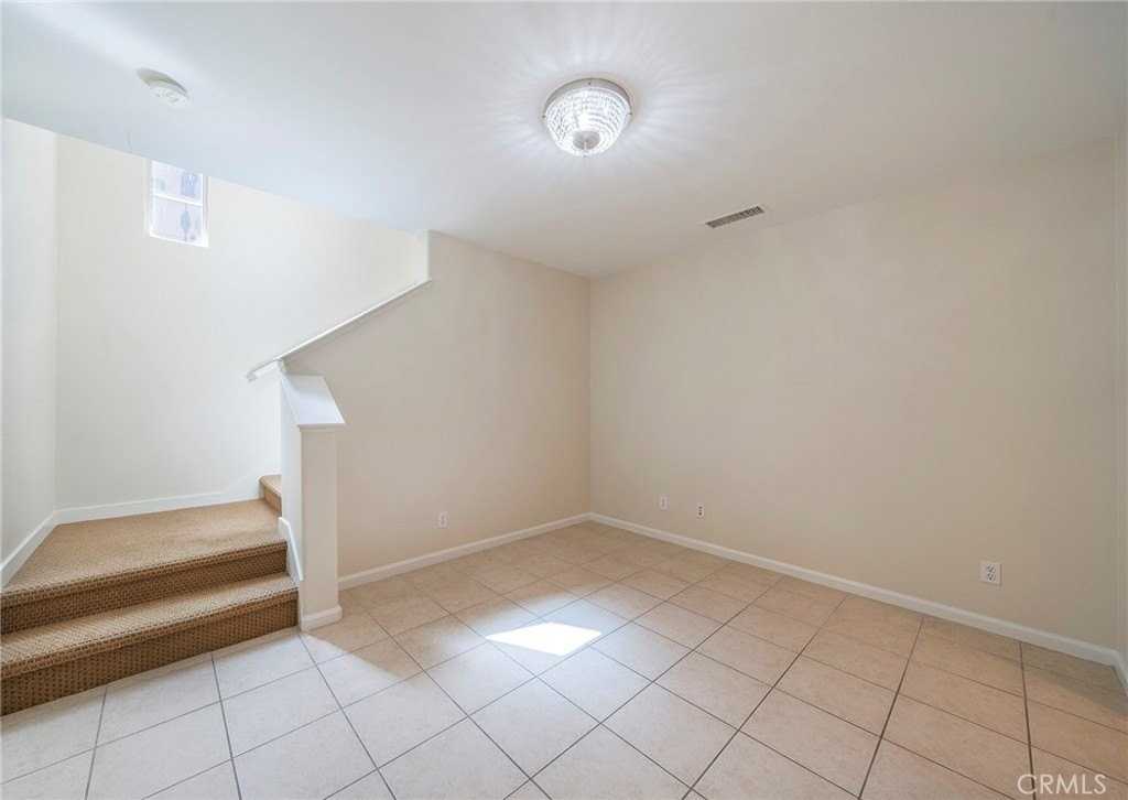 56 Scarlet Bloom - Photo 4 of 31