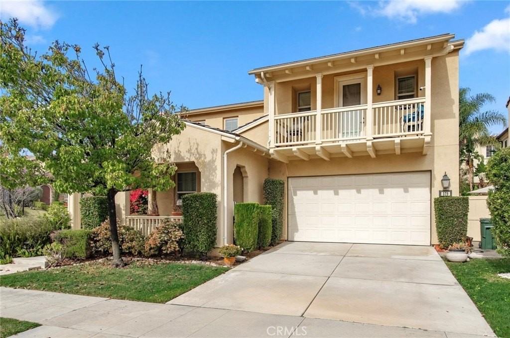 579 E Boxwood Ln - Photo 2 of 27