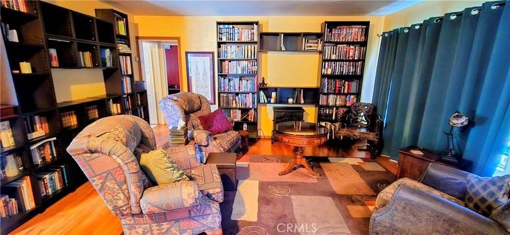 10551 Karmont Ave - Photo 6 of 44