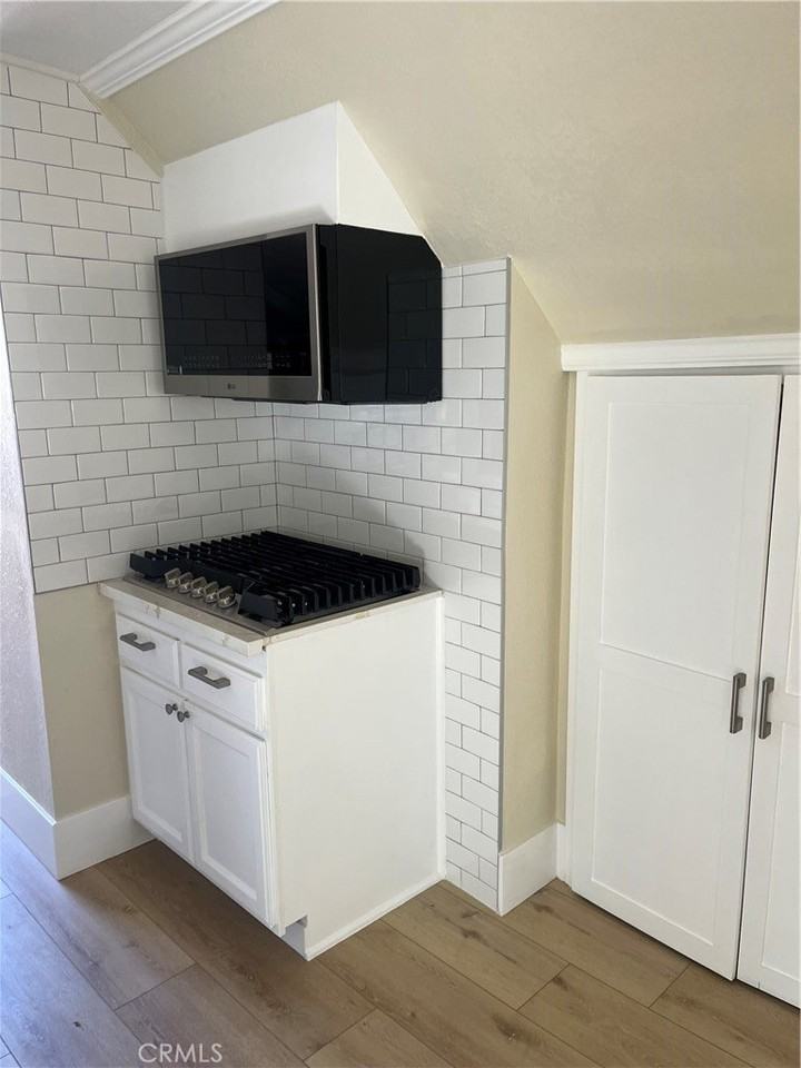 625 Cedar Ave #625-1-2 - Photo 5 of 10