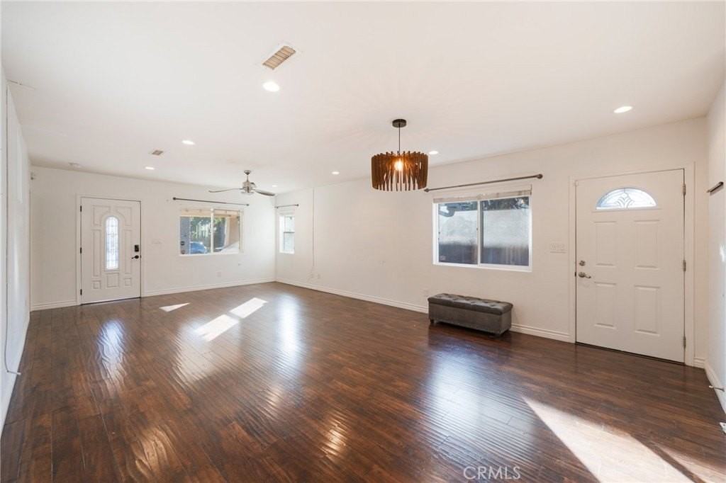 727 Gaviota Ave - Photo 6 of 14