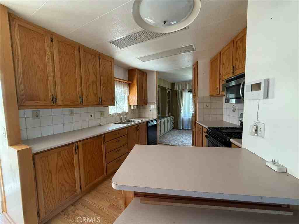 101 Jones St - Photo 7 of 33