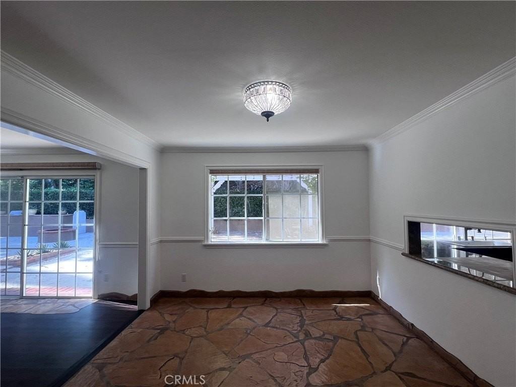 24512 Pat Pl - Photo 5 of 31