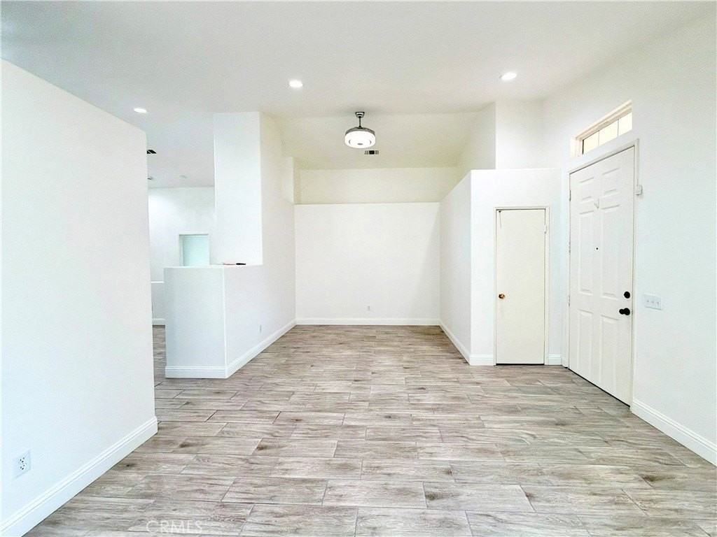 37116 Alder St - Photo 3 of 26