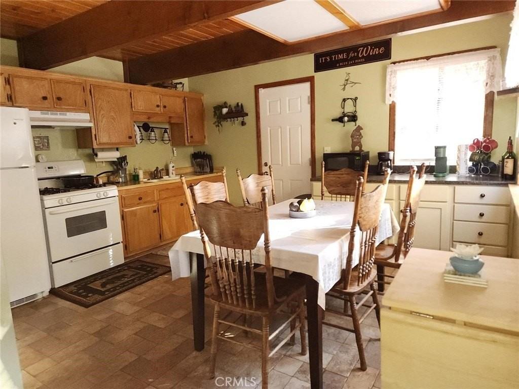 785 Wabash Ln - Photo 3 of 9