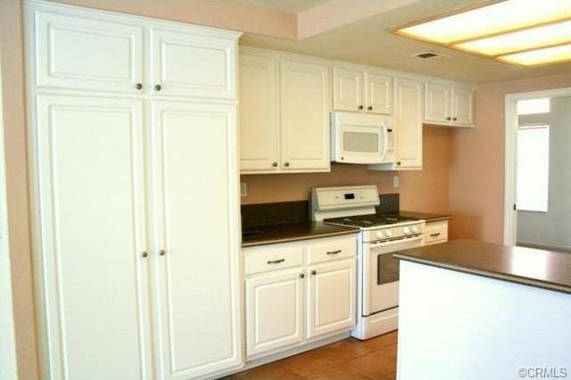 40050 Oak Grove Ave - Photo 5 of 12