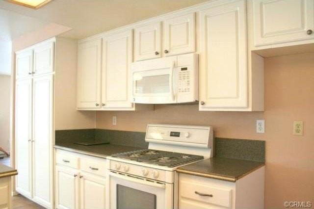 40050 Oak Grove Ave - Photo 6 of 12