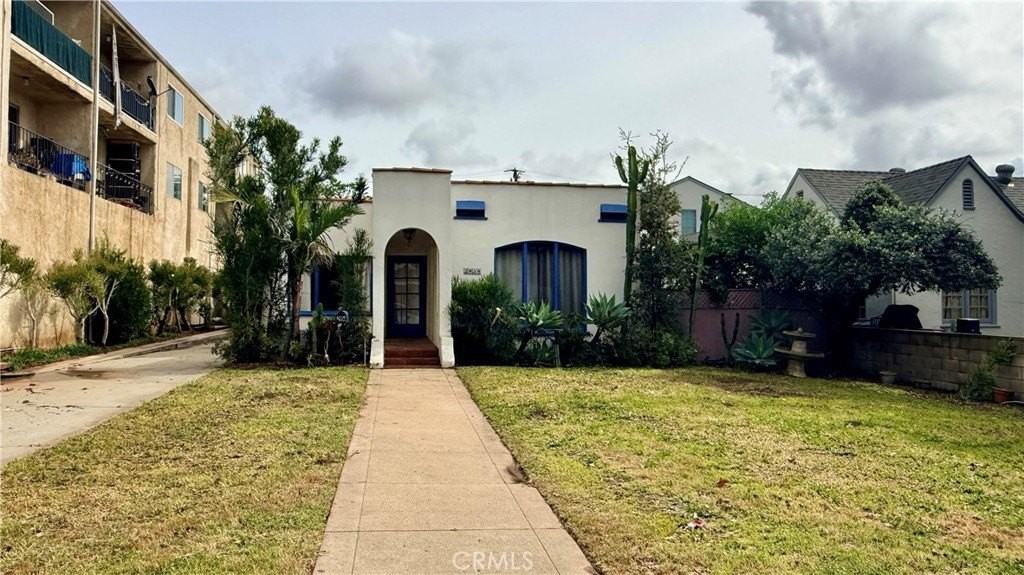 2056 Meridian Ave - Photo 3 of 28