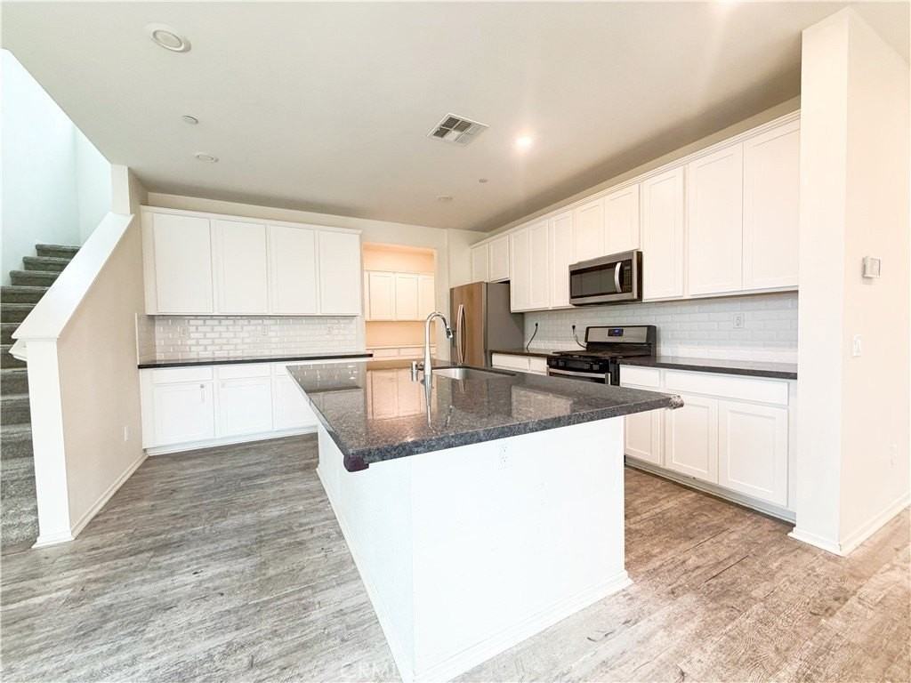 5372 Malibu Way - Photo 3 of 20