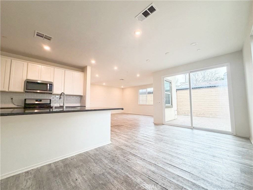 5372 Malibu Way - Photo 4 of 20