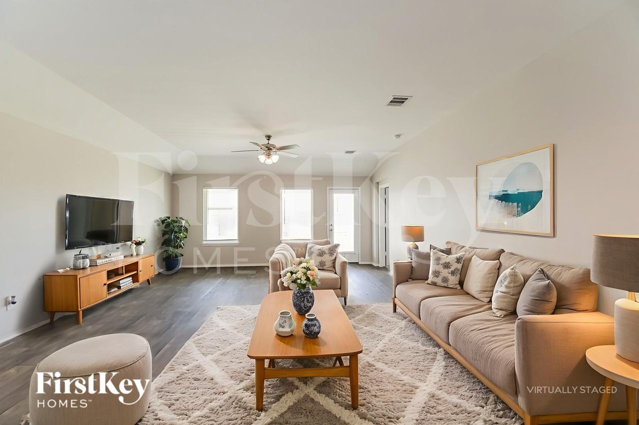 15214 Stulan Burn Dr - Photo 3 of 18