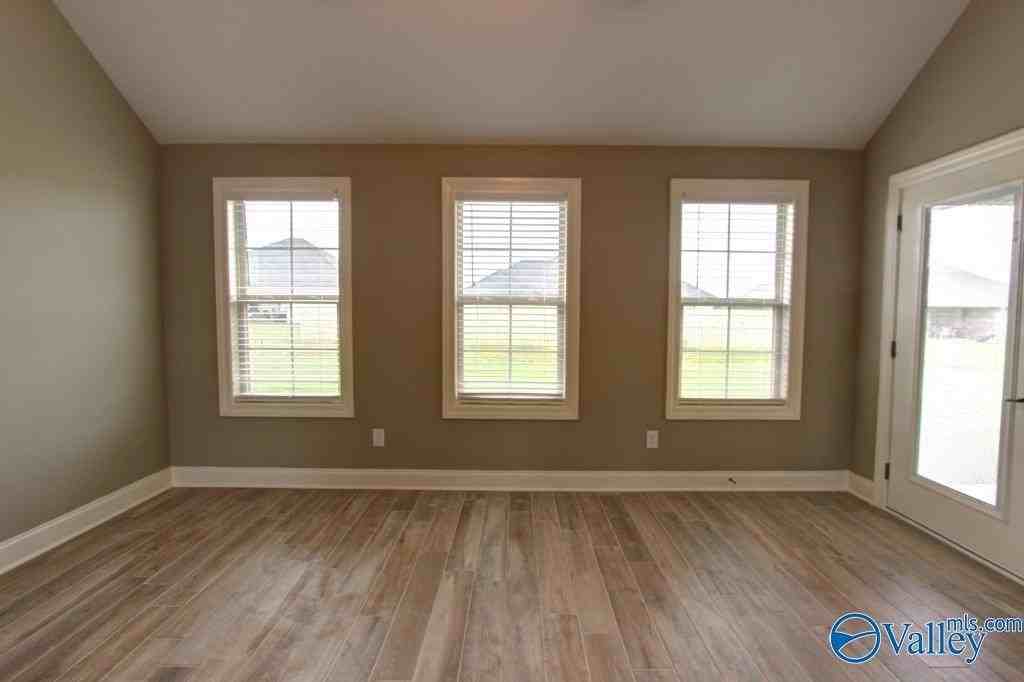 25653 Millbrook Dr - Photo 3 of 26
