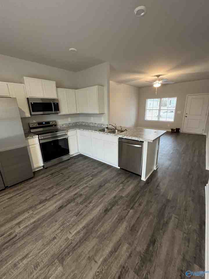 154 Olde Hearth Rd - Photo 4 of 12