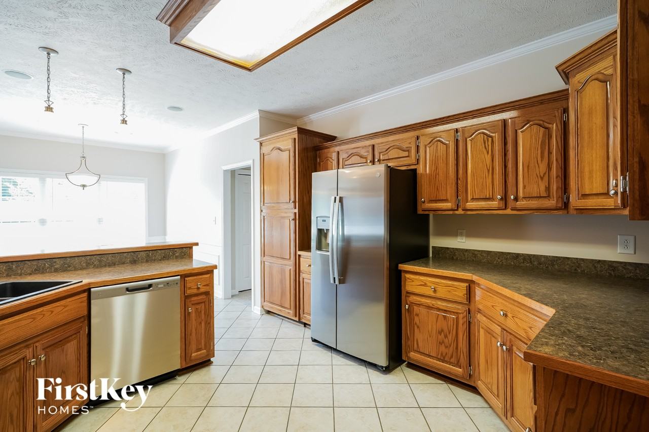 115 Gallant Ct - Photo 4 of 15