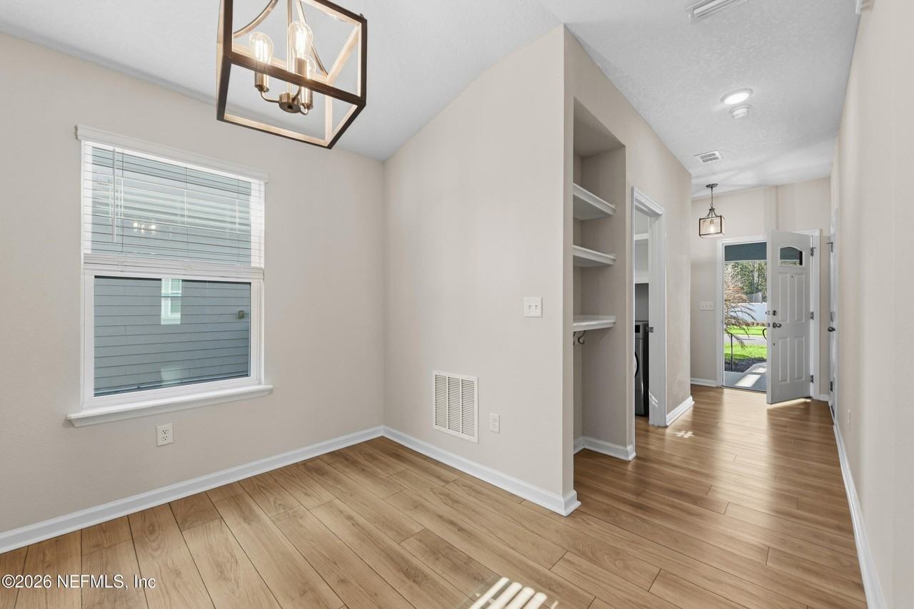 565 Chandler Dr - Photo 5 of 25