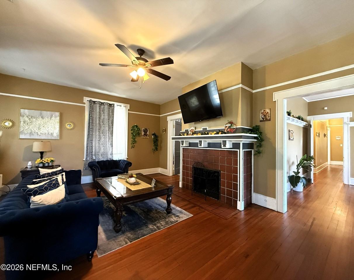 148 W 6th St - Photo 6 of 21