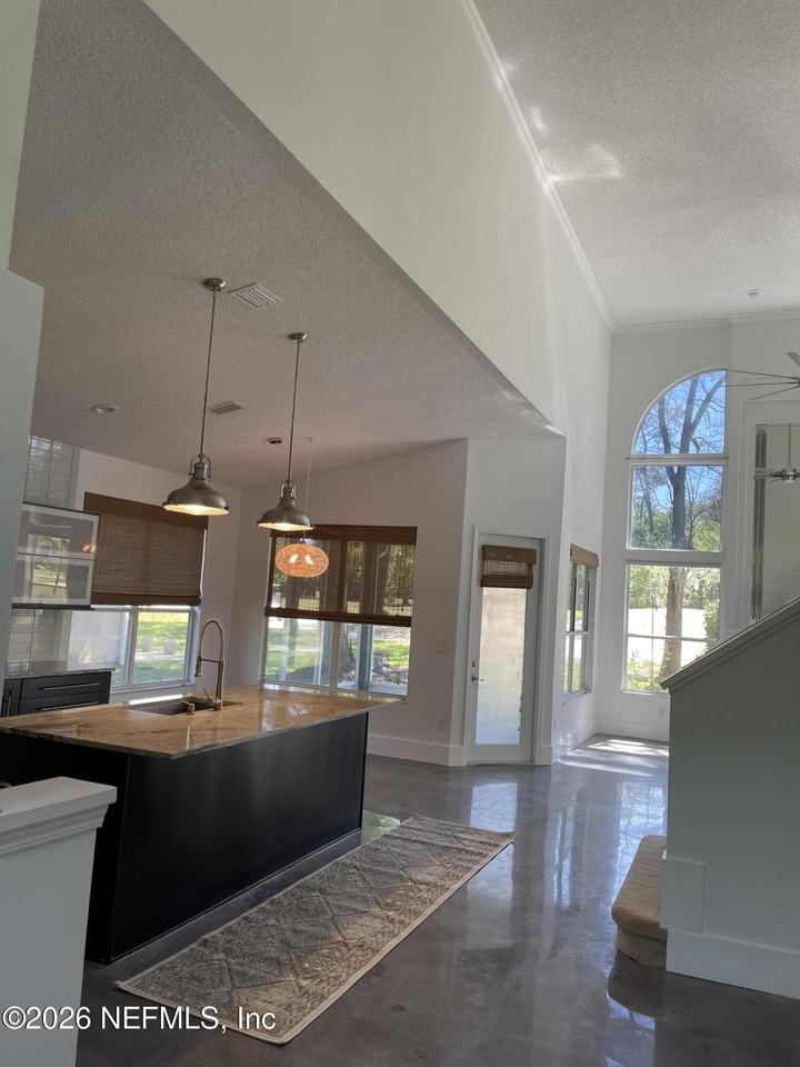 3996 Richmond Park Dr E - Photo 3 of 8