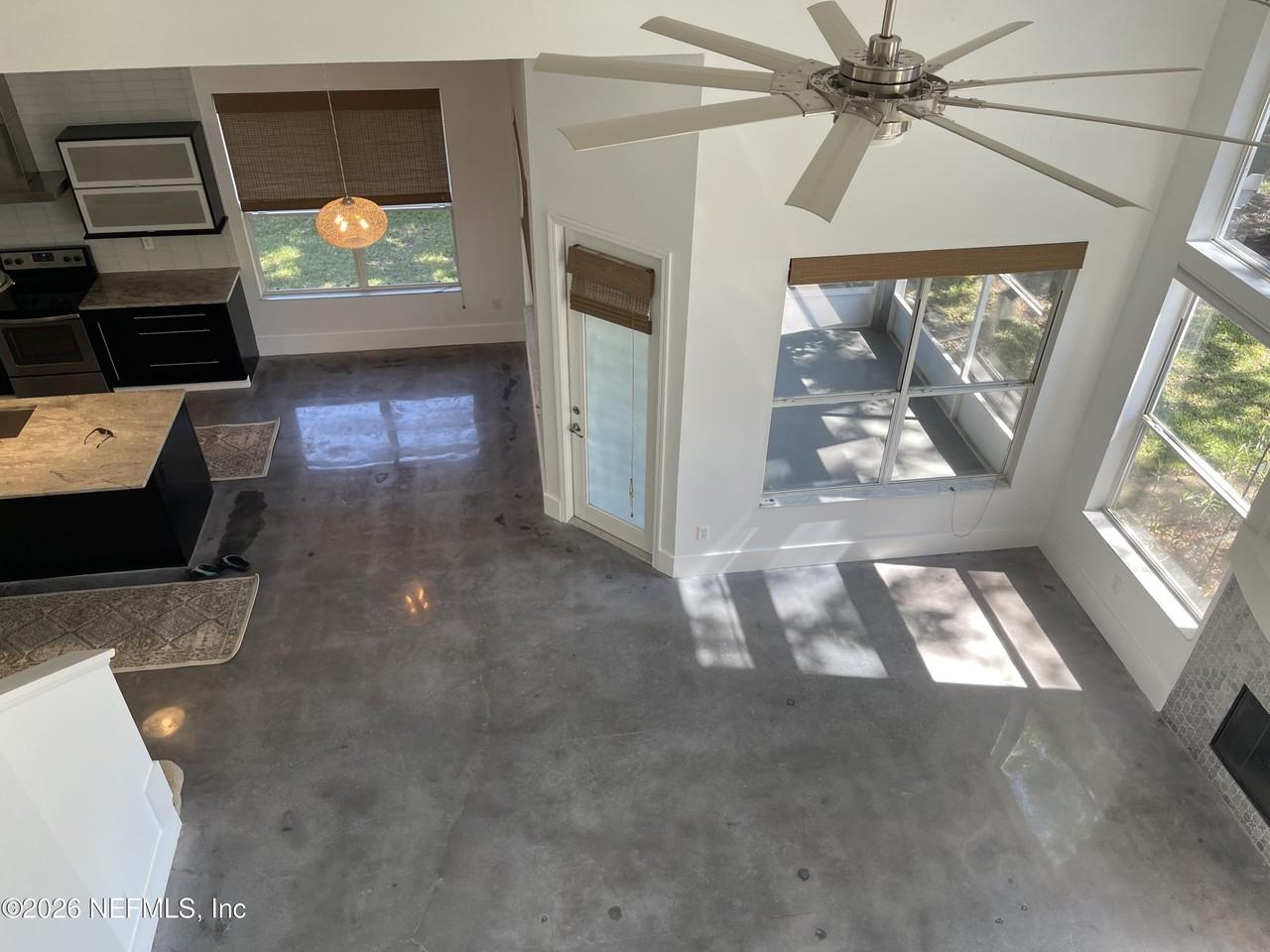 3996 Richmond Park Dr E - Photo 4 of 8