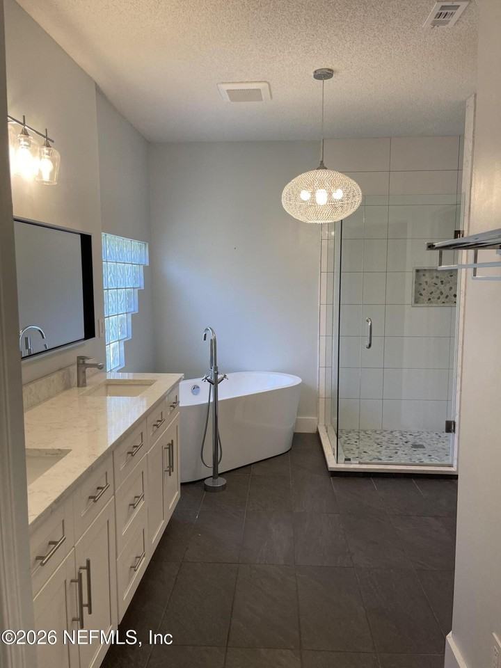 3996 Richmond Park Dr E - Photo 6 of 8