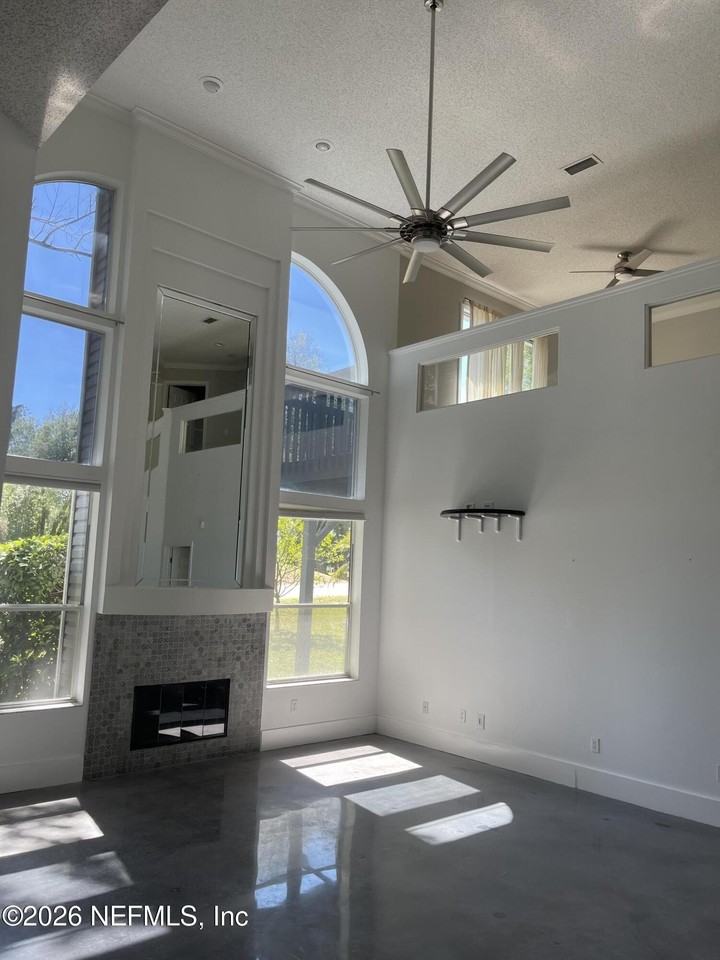 3996 Richmond Park Dr E - Photo 7 of 8