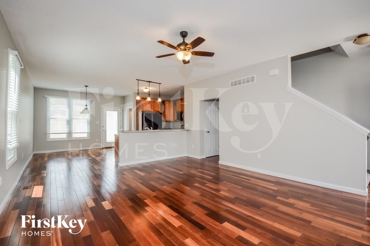 3429 W Lime Kiln - Photo 4 of 15