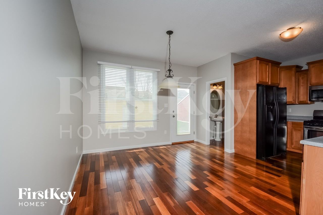 3429 W Lime Kiln - Photo 5 of 15