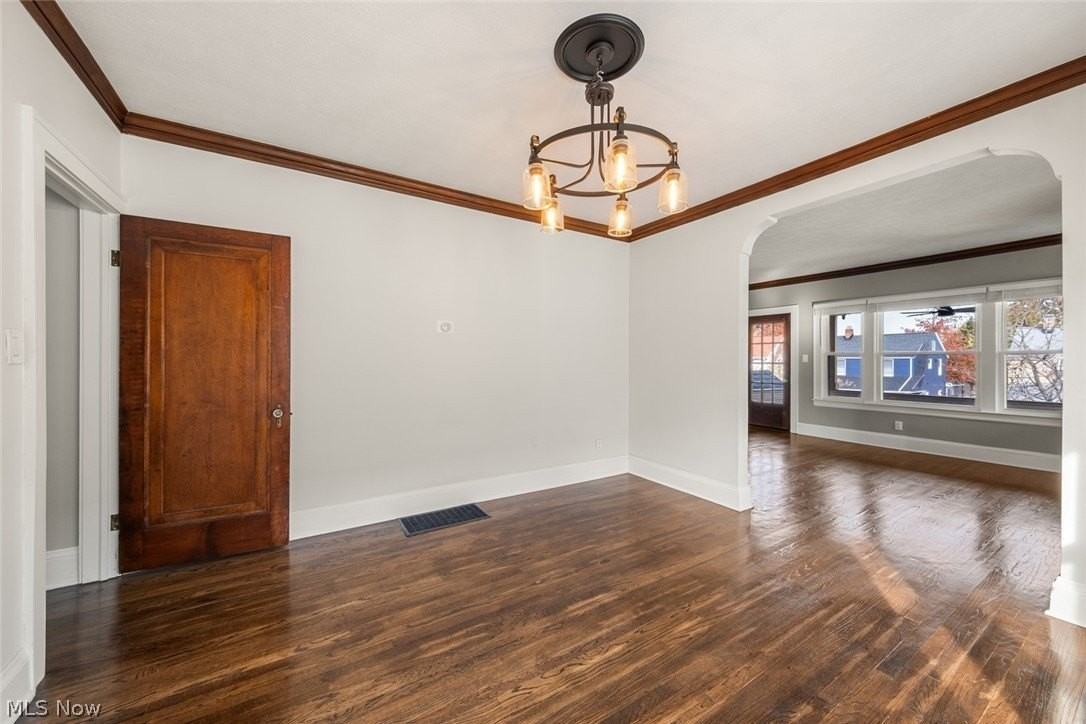 14521 Garfield Ave - Photo 7 of 30