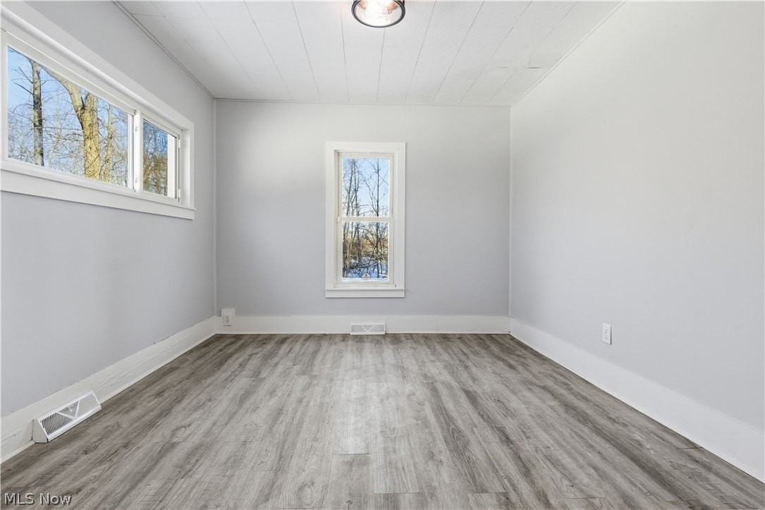 1729 E 26th St - Photo 4 of 14