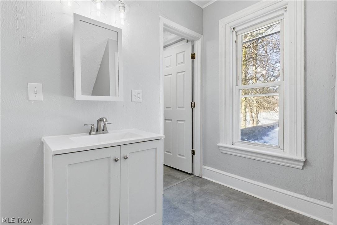 1115 Myrtle Ave - Photo 7 of 13