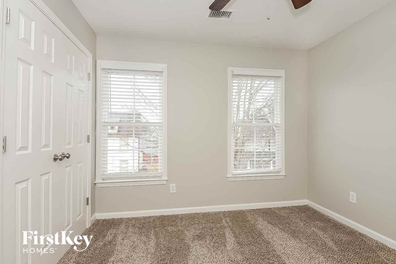 112 Market Ln - Photo 4 of 15