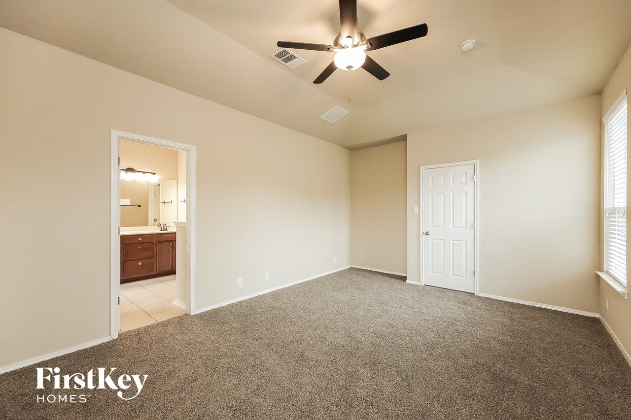 10834 Mustang Oak Dr - Photo 7 of 15