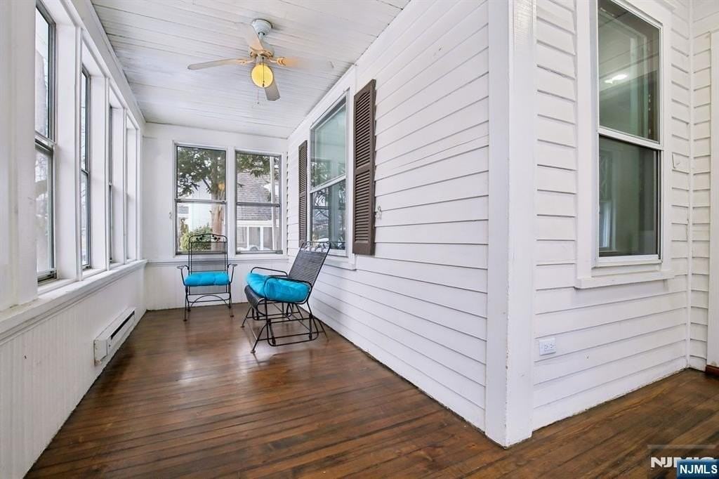 99 Lincoln St - Photo 3 of 31