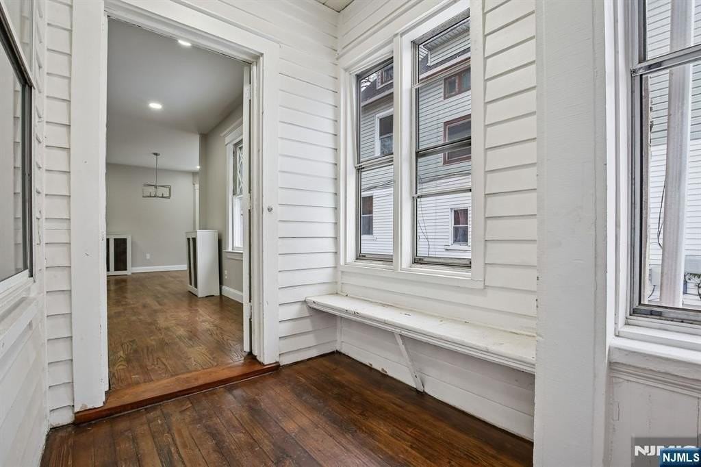 99 Lincoln St - Photo 4 of 31