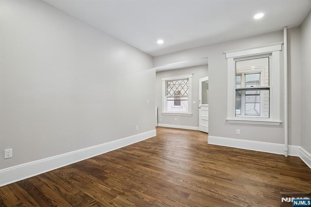 99 Lincoln St - Photo 7 of 31