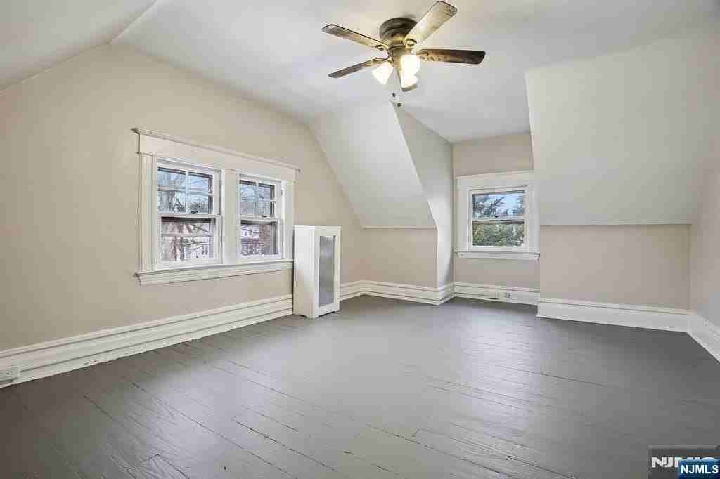 99 Lincoln St - Photo 3 of 28