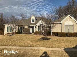 featured image of 700 Meadow Cliff Dr