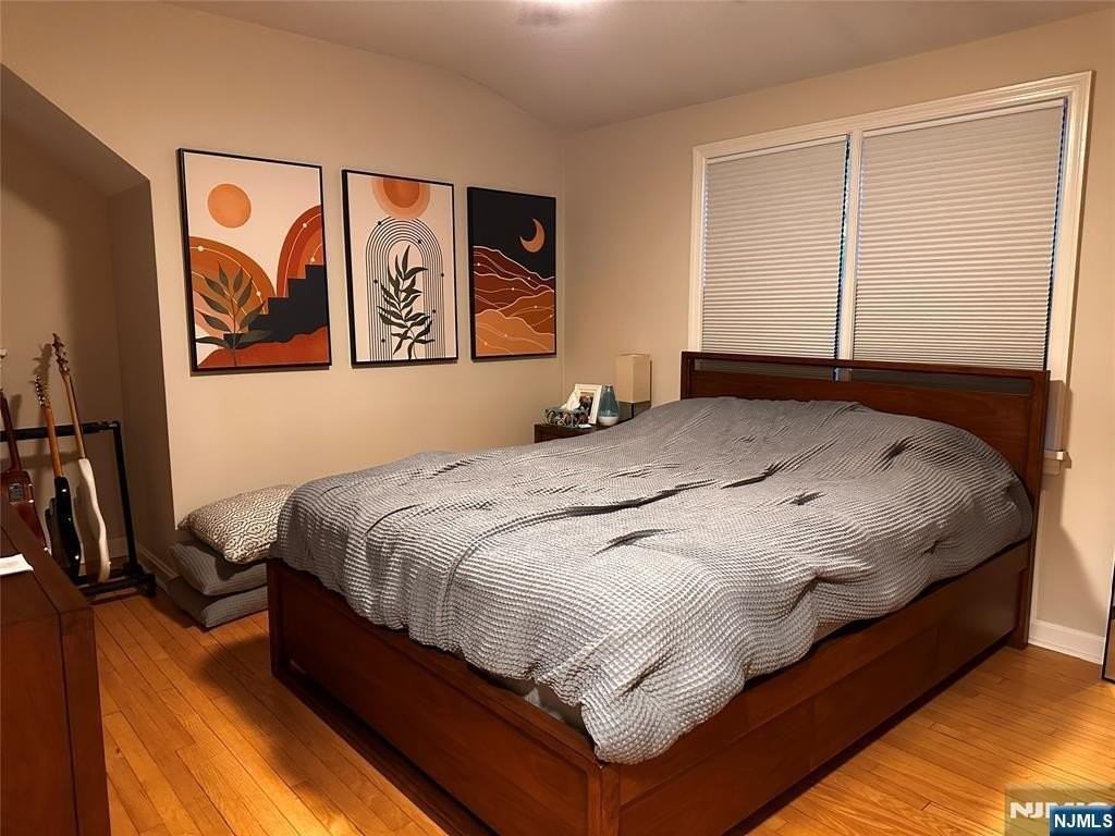 295 Grove St - Photo 6 of 10