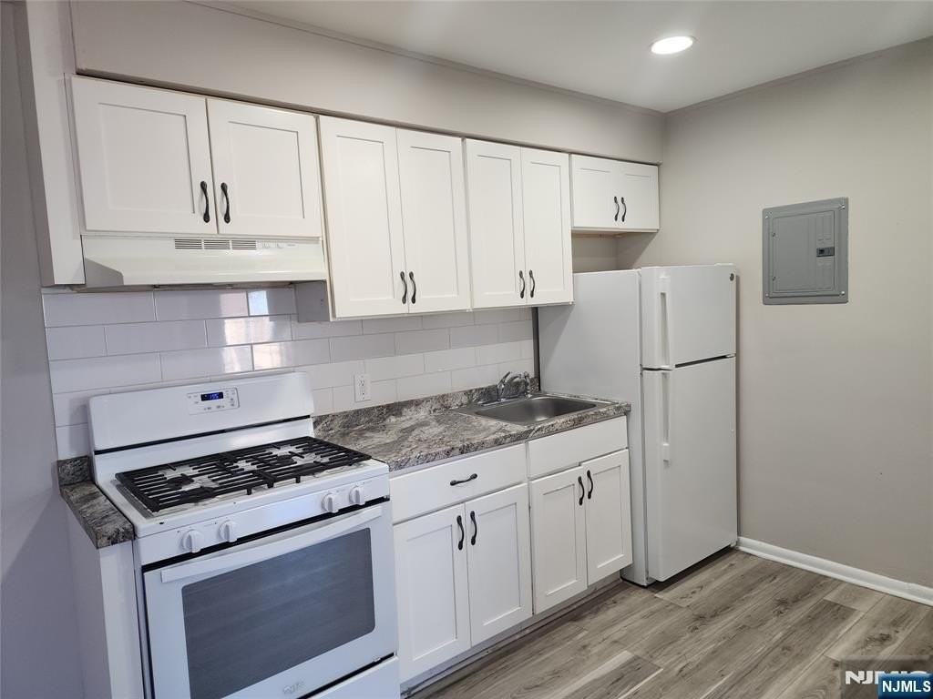 63 E Main St - Photo 5 of 9