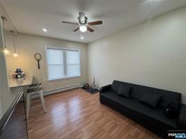 featured image of 523 Grand Ave Apt 1r