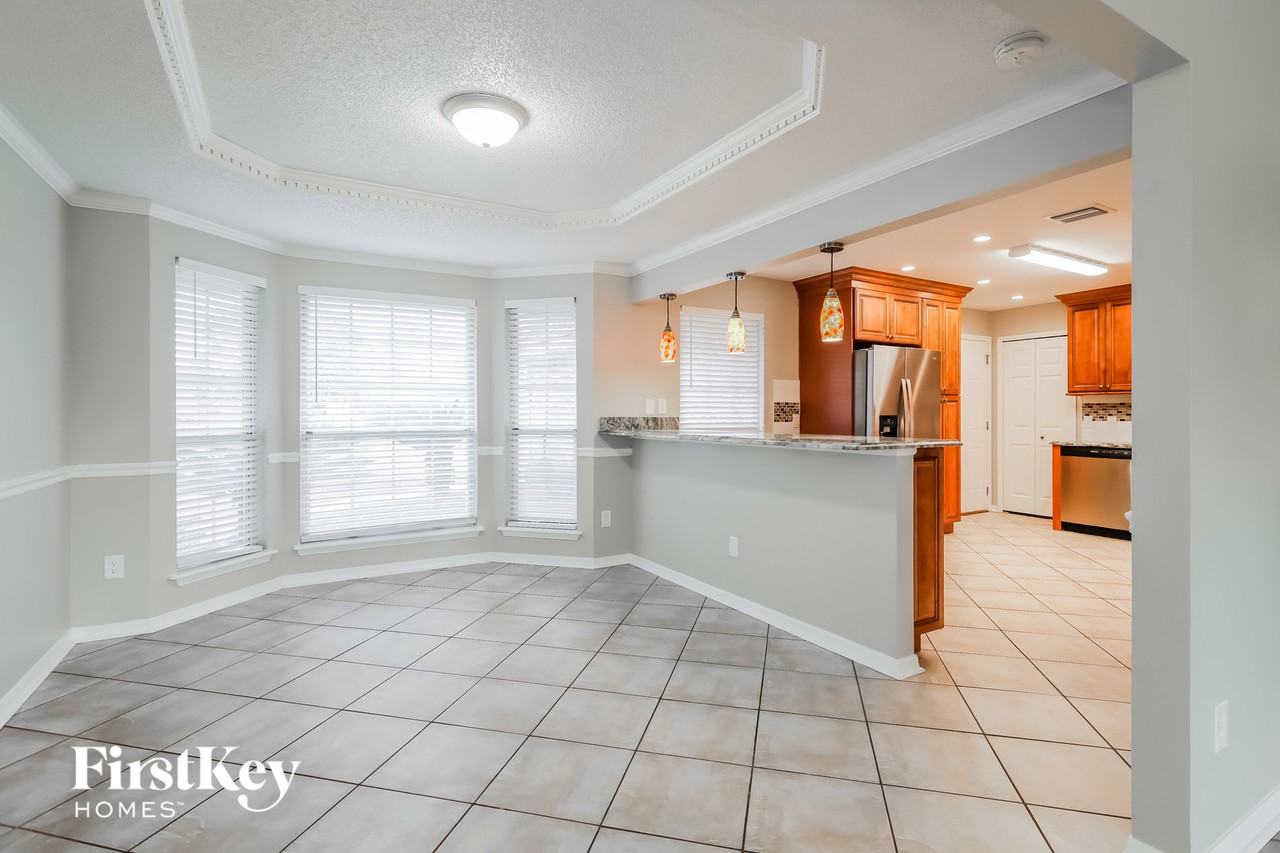 8726 Bandera Cir S - Photo 6 of 15