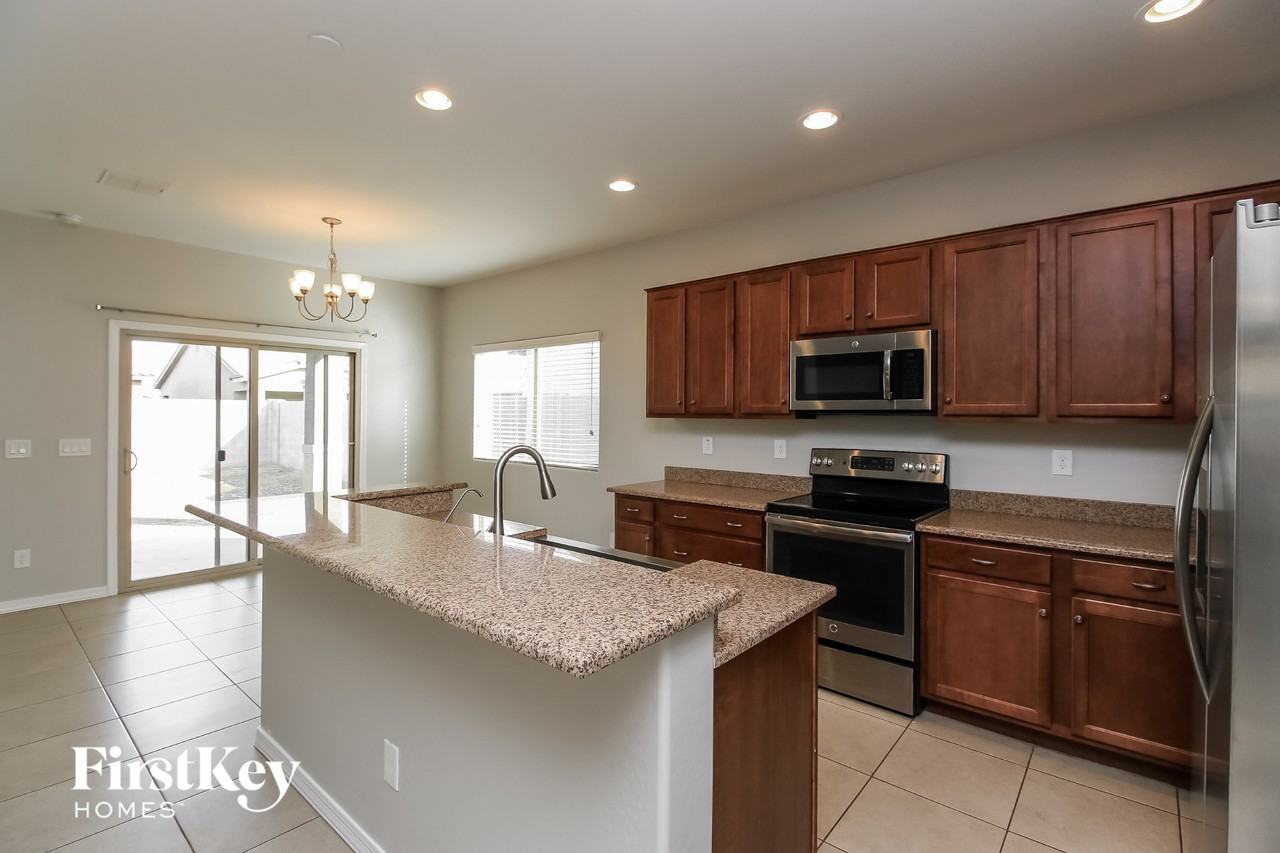 900 W Leadwood Ave - Photo 6 of 15