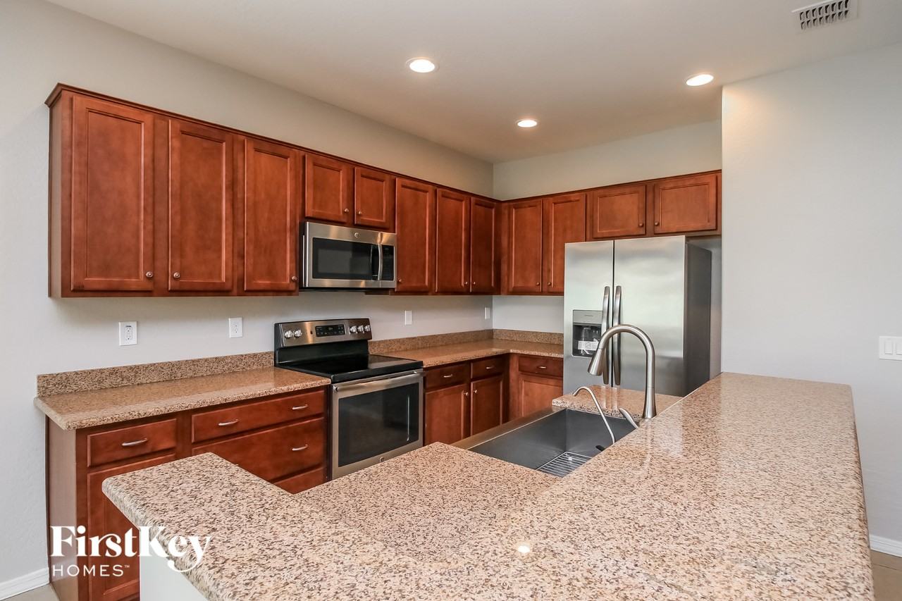 900 W Leadwood Ave - Photo 7 of 15