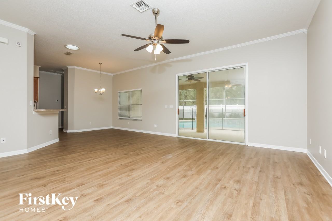 34333 Shadewood Cir - Photo 3 of 12