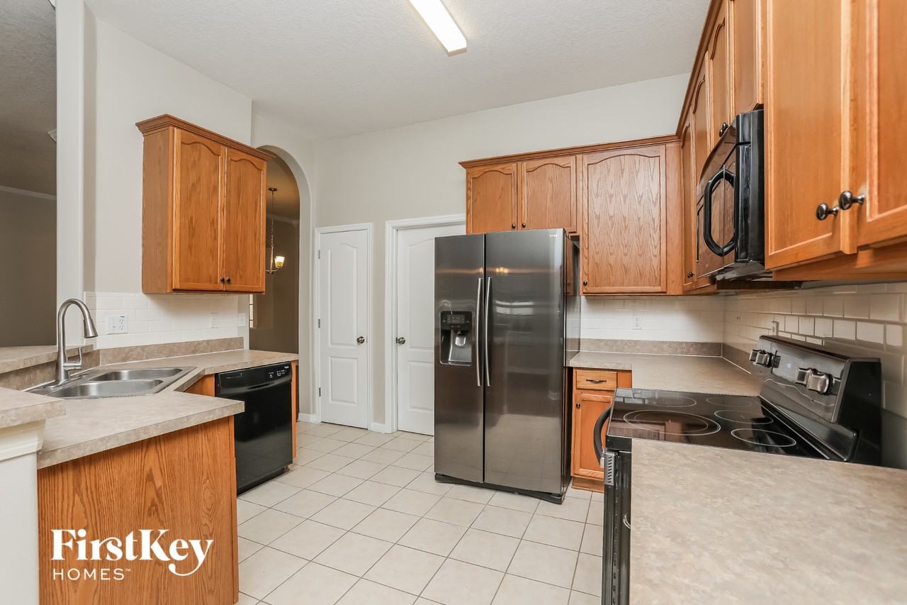 34333 Shadewood Cir - Photo 5 of 12